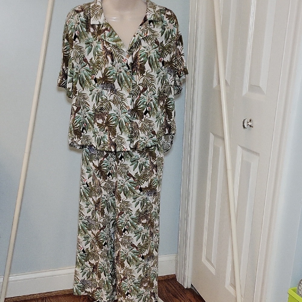 Jane and Delancey Tropical Print Women's 2 Piece Set Size Medium